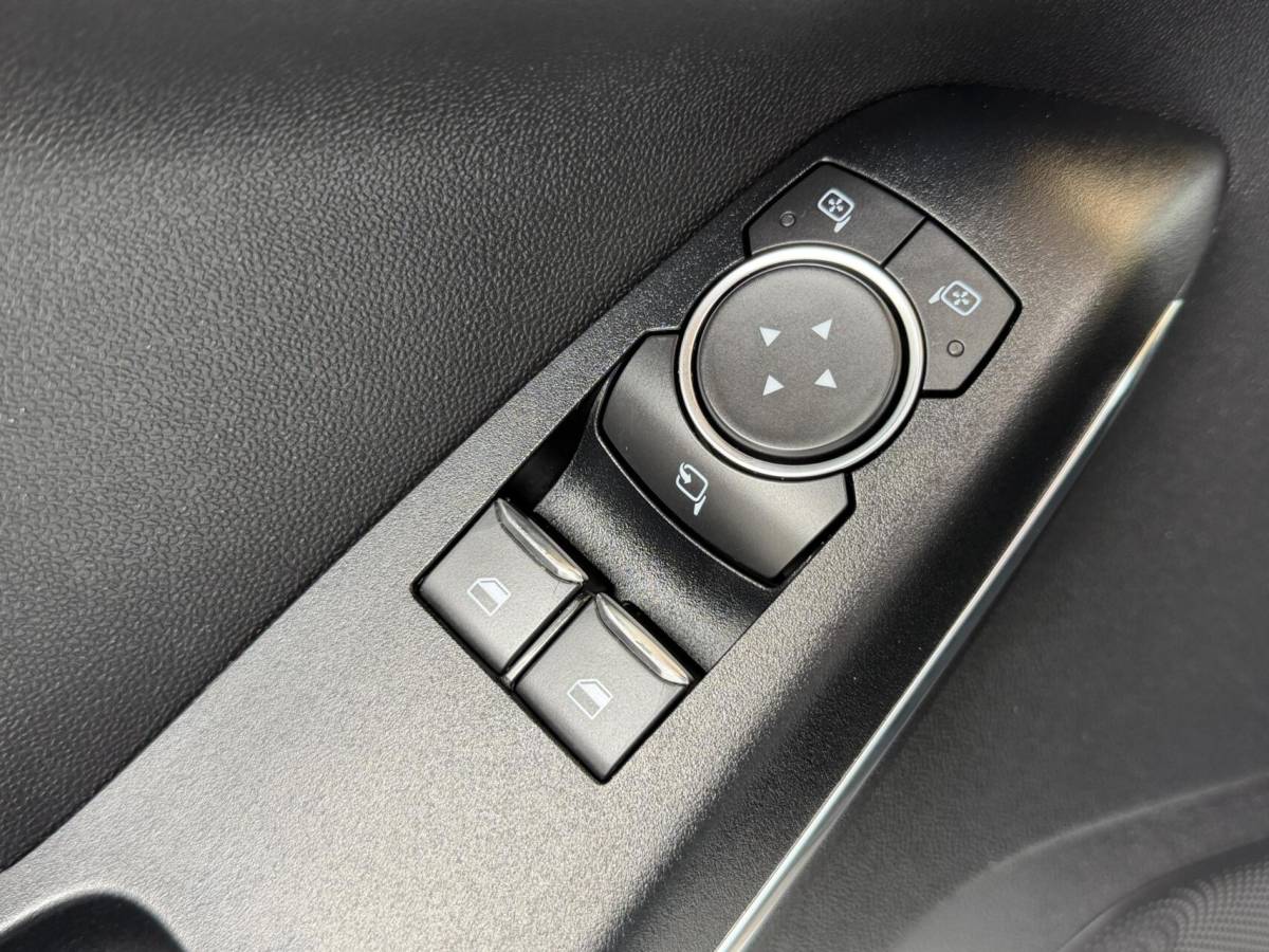 Ford Fiesta Ford Fiesta 1.0 EcoBoost ST-Line Apple CarPlay/Android Auto | Cruise & climate control | Elektrische ramen voor | Navigatiesysteem | LED dagrijverlichting | Parkeersensoren achter | Sportstoelen