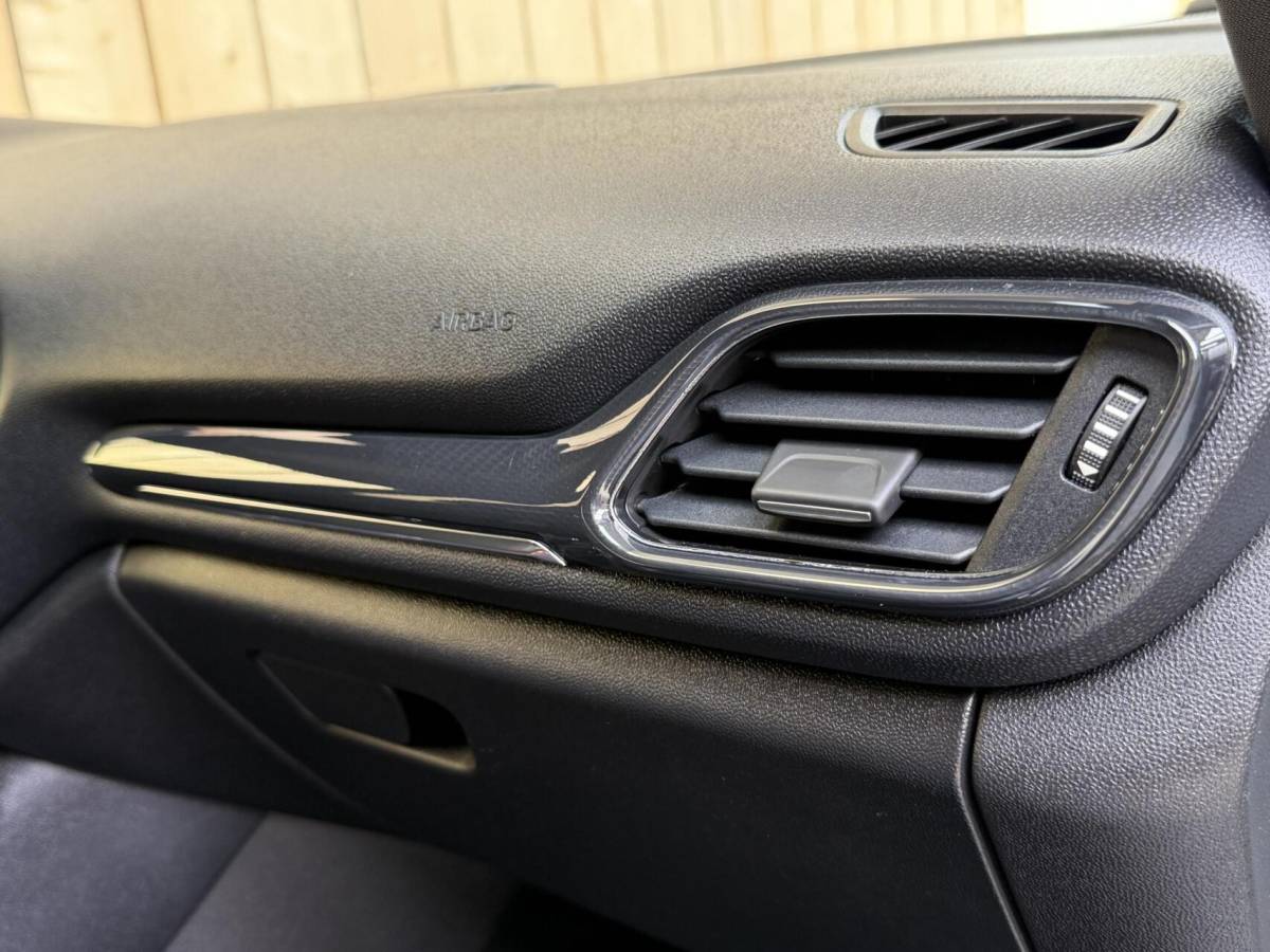 Ford Fiesta Ford Fiesta 1.0 EcoBoost ST-Line Apple CarPlay/Android Auto | Cruise & climate control | Elektrische ramen voor | Navigatiesysteem | LED dagrijverlichting | Parkeersensoren achter | Sportstoelen