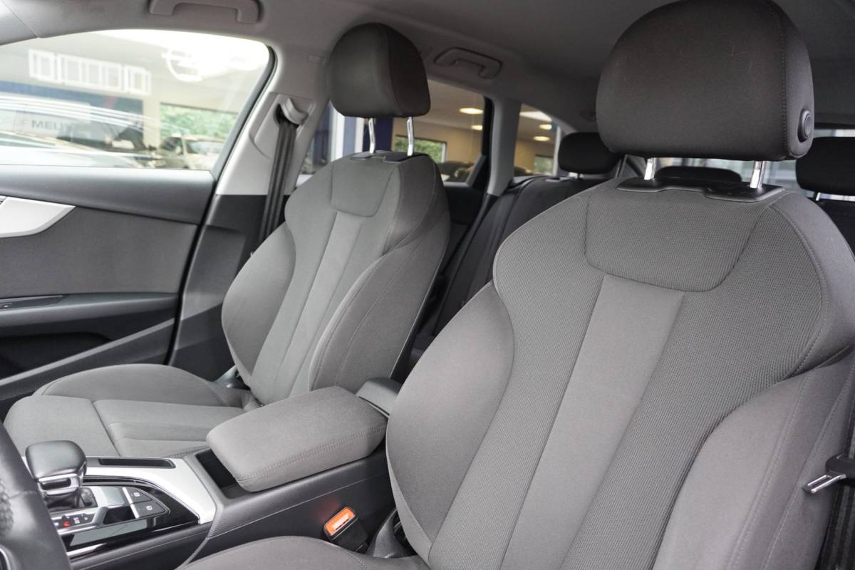 Audi A4 Audi A4 Avant 35 TFSI Business Edition Automaat | Navigatie | Airco | Elek. Pakket | Vol opties | Inruil mogelijk