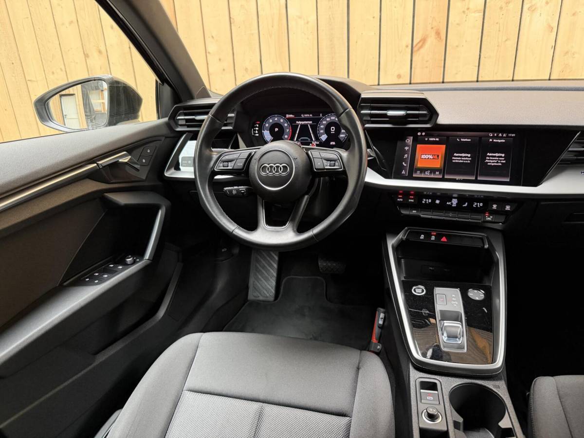 Audi A3 Audi A3 Sportback 30 TFSI Pro Line Automaat Apple CarPlay/Android Auto | Cruise control & climate control | DAB ontvanger | LED koplampen | Cruise control & climate control | Lane assist | Lichtmetalen velgen