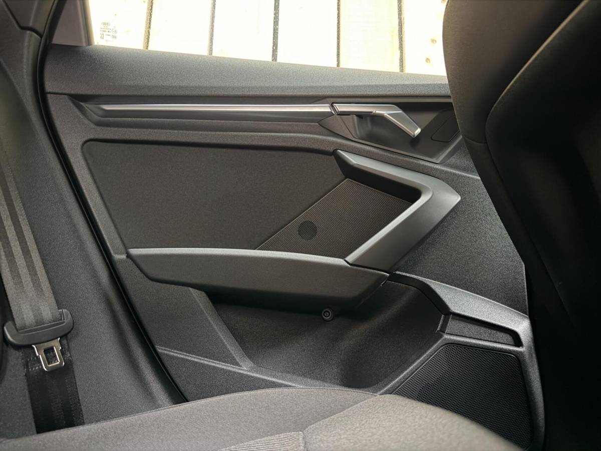 Audi A3 Audi A3 Sportback 30 TFSI Pro Line Automaat Apple CarPlay/Android Auto | Cruise control & climate control | DAB ontvanger | LED koplampen | Cruise control & climate control | Lane assist | Lichtmetalen velgen
