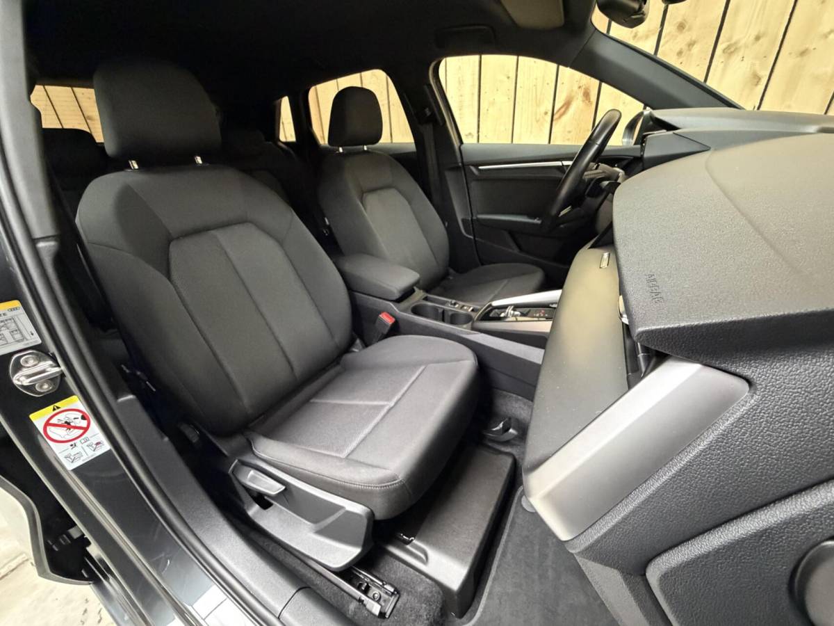 Audi A3 Audi A3 Sportback 30 TFSI Pro Line Automaat Apple CarPlay/Android Auto | Cruise control & climate control | DAB ontvanger | LED koplampen | Cruise control & climate control | Lane assist | Lichtmetalen velgen