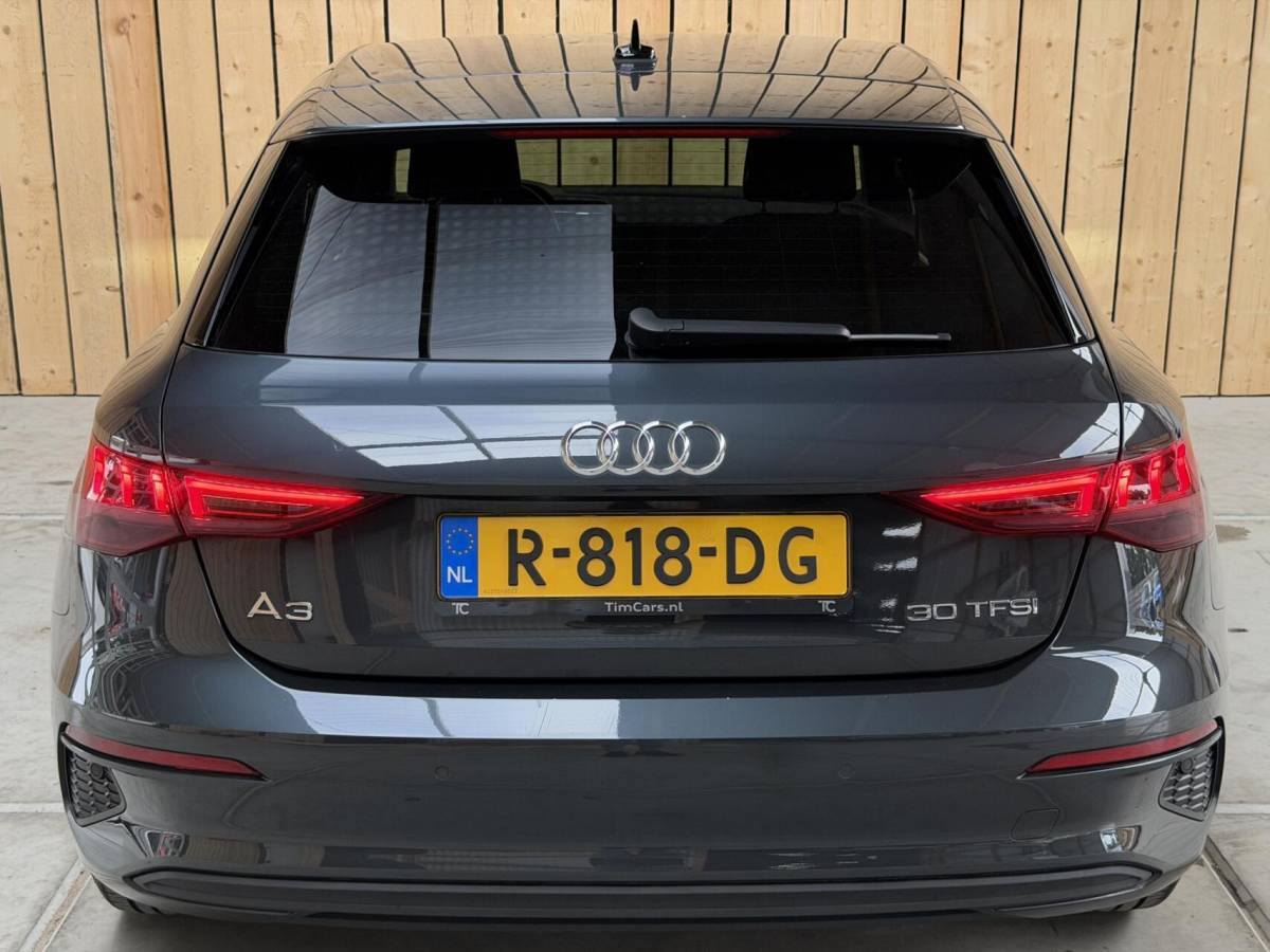 Audi A3 Audi A3 Sportback 30 TFSI Pro Line Automaat Apple CarPlay/Android Auto | Cruise control & climate control | DAB ontvanger | LED koplampen | Cruise control & climate control | Lane assist | Lichtmetalen velgen