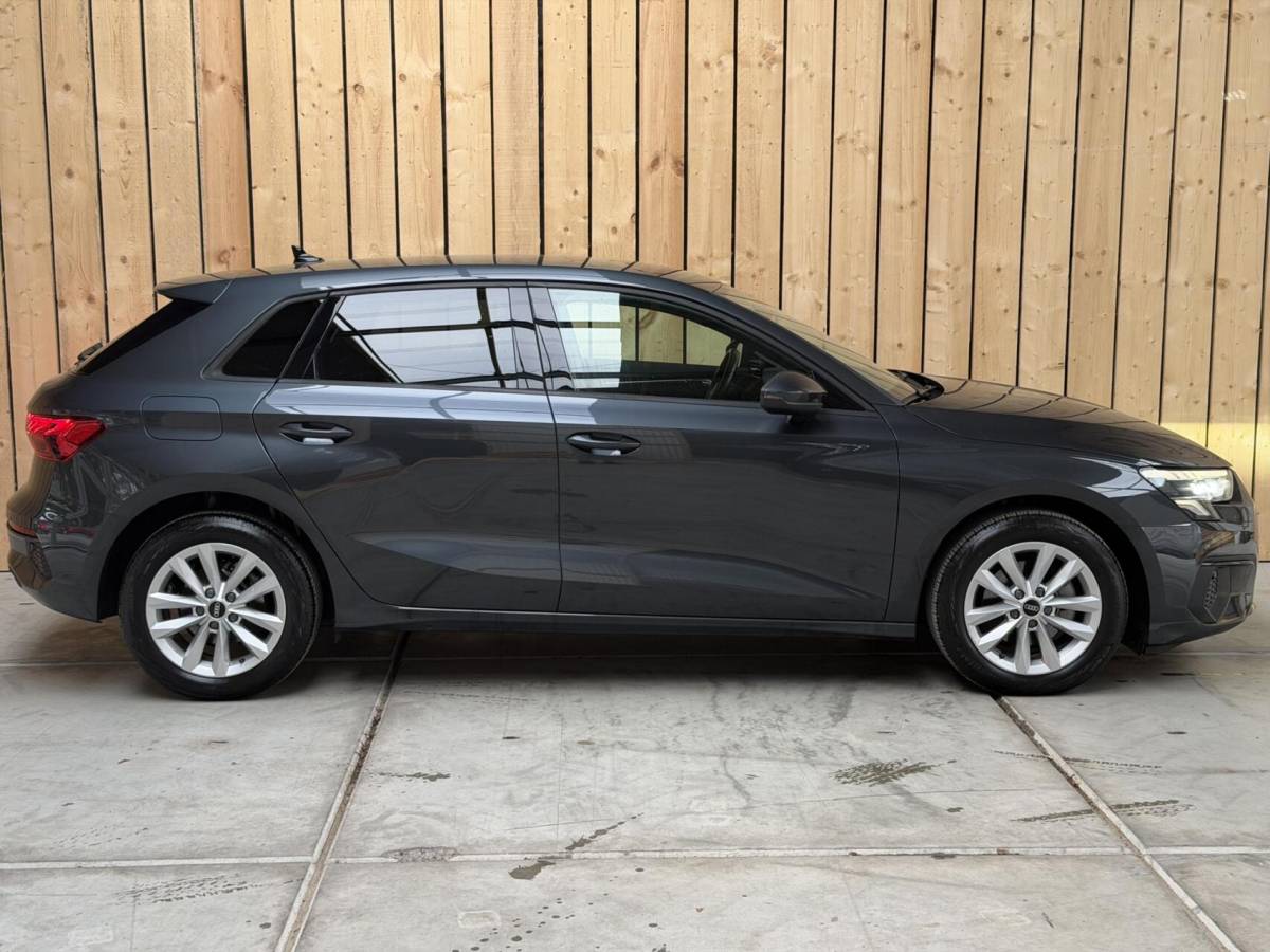 Audi A3 Audi A3 Sportback 30 TFSI Pro Line Automaat Apple CarPlay/Android Auto | Cruise control & climate control | DAB ontvanger | LED koplampen | Cruise control & climate control | Lane assist | Lichtmetalen velgen