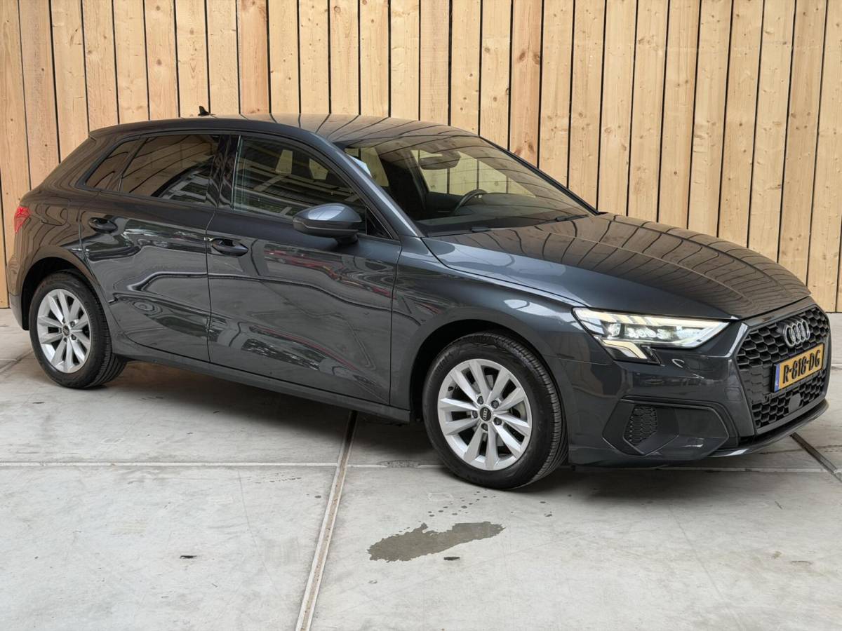 Audi A3 Audi A3 Sportback 30 TFSI Pro Line Automaat Apple CarPlay/Android Auto | Cruise control & climate control | DAB ontvanger | LED koplampen | Cruise control & climate control | Lane assist | Lichtmetalen velgen