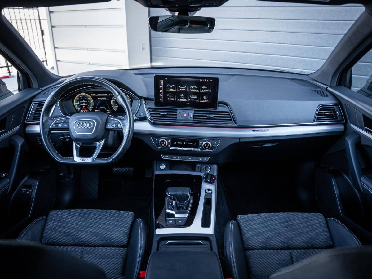 Audi Q5 Audi Q5 Sportback 55 TFSI e S edition Luchtvering | Black Optics | Trekhaak