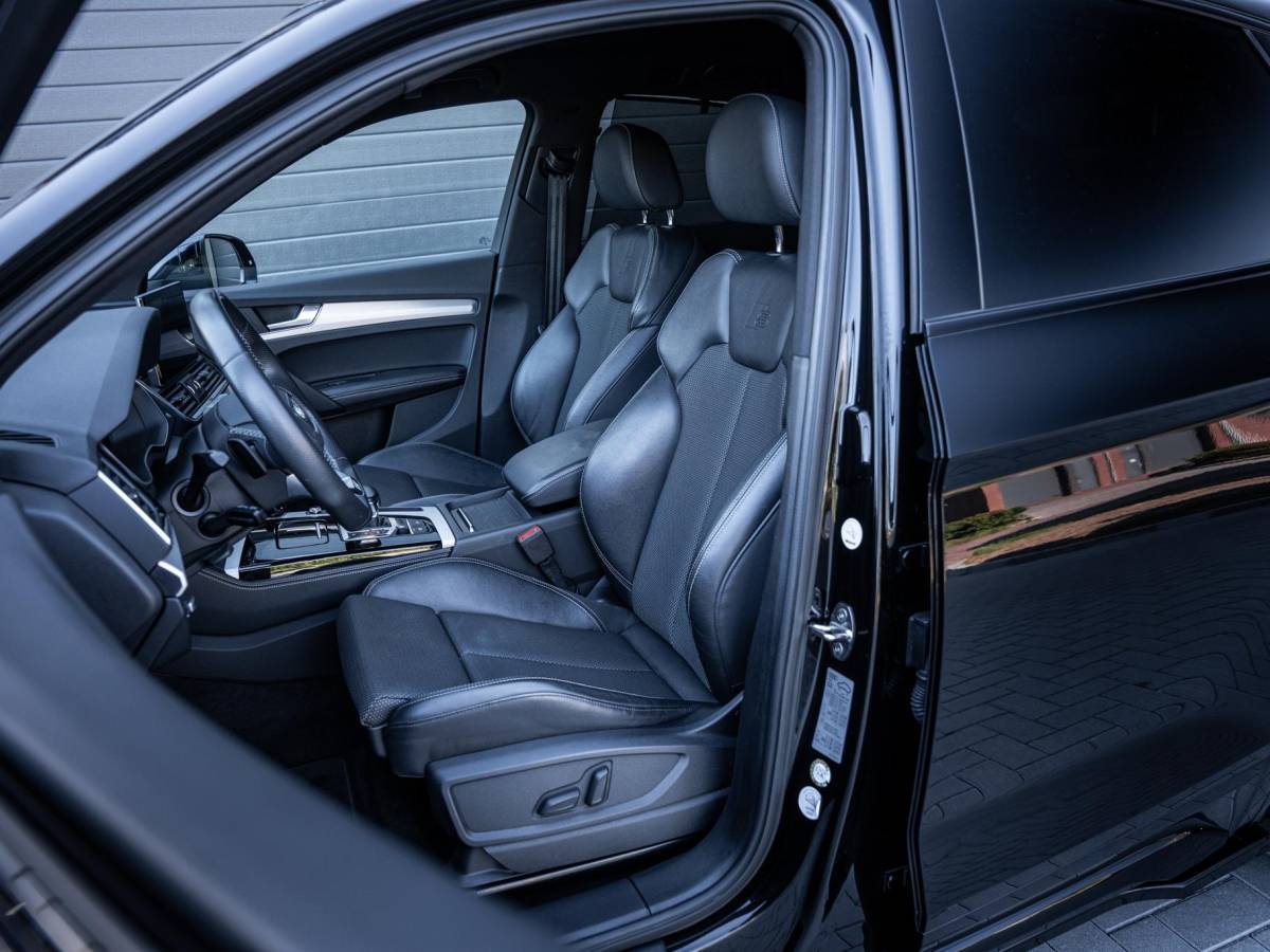 Audi Q5 Audi Q5 Sportback 55 TFSI e S edition Luchtvering | Black Optics | Trekhaak