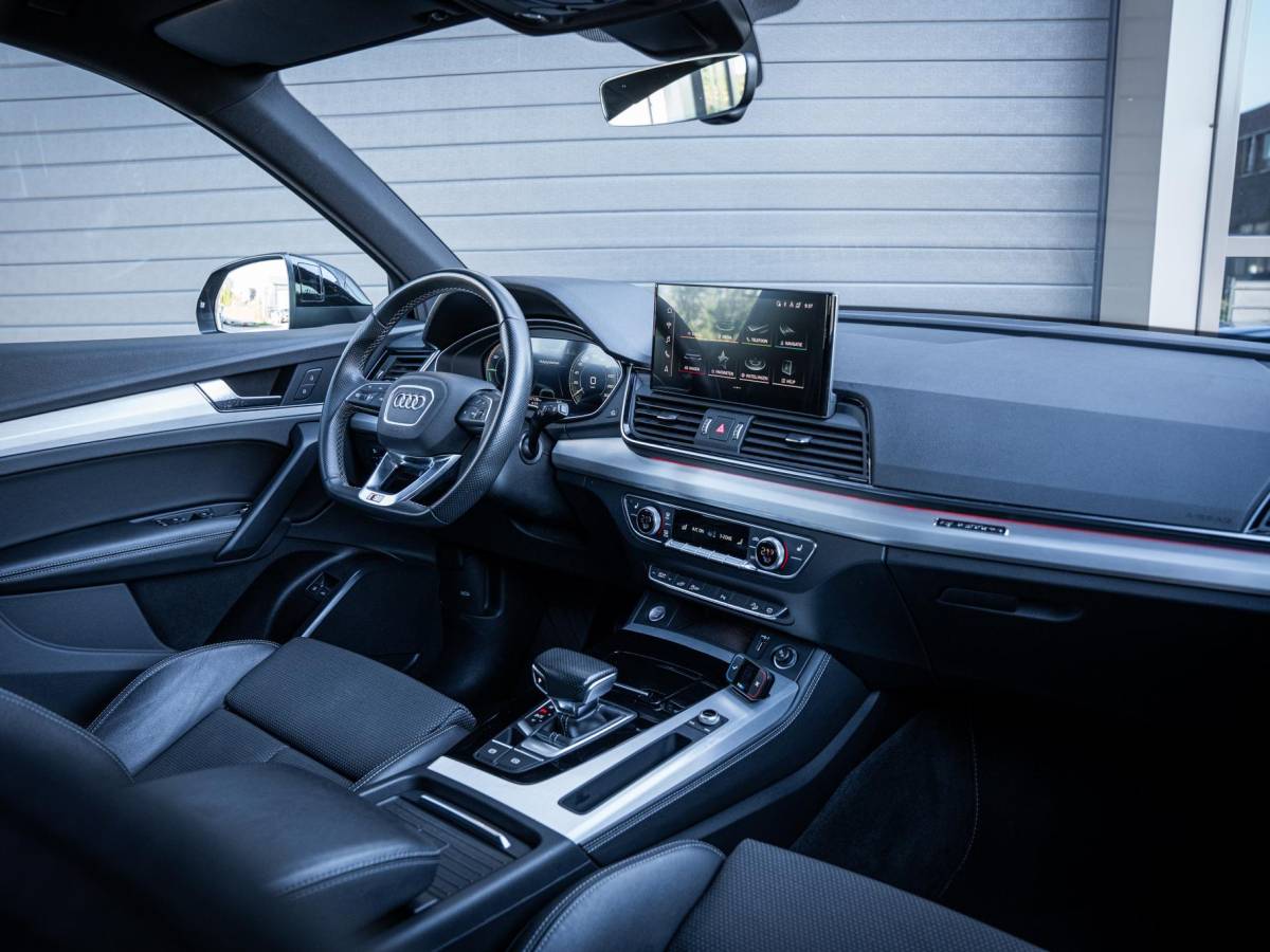 Audi Q5 Audi Q5 Sportback 55 TFSI e S edition Luchtvering | Black Optics | Trekhaak
