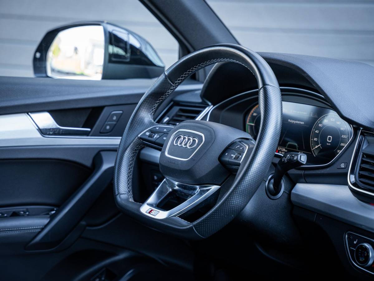 Audi Q5 Audi Q5 Sportback 55 TFSI e S edition Luchtvering | Black Optics | Trekhaak