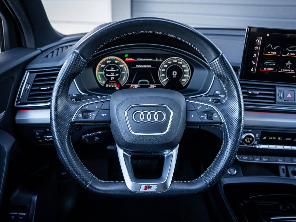 Audi Q5 Audi Q5 Sportback 55 TFSI e S edition Luchtvering | Black Optics | Trekhaak