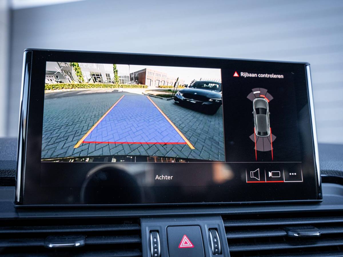 Audi Q5 Audi Q5 Sportback 55 TFSI e S edition Luchtvering | Black Optics | Trekhaak