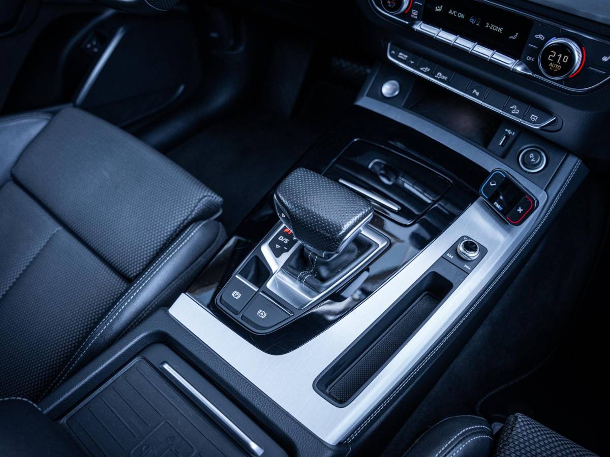 Audi Q5 Audi Q5 Sportback 55 TFSI e S edition Luchtvering | Black Optics | Trekhaak