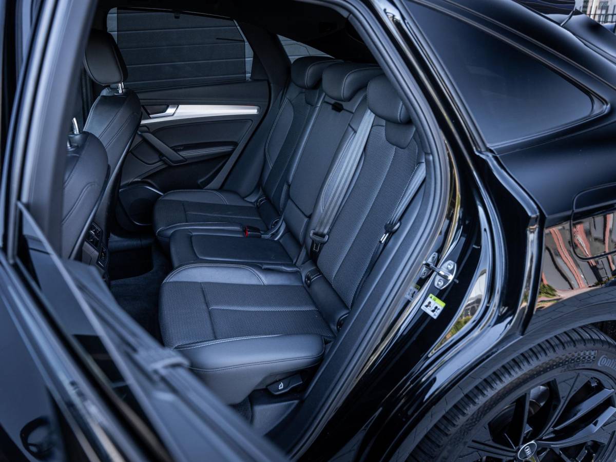Audi Q5 Audi Q5 Sportback 55 TFSI e S edition Luchtvering | Black Optics | Trekhaak