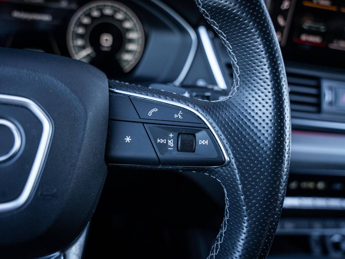 Audi Q5 Audi Q5 Sportback 55 TFSI e S edition Luchtvering | Black Optics | Trekhaak