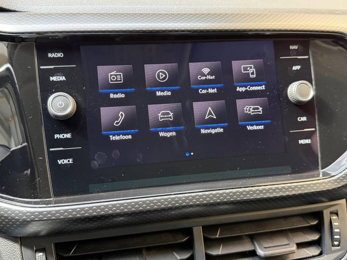 Volkswagen T-Cross Volkswagen T-Cross 1.0 TSI Life Apple CarPlay/Android Auto | Airconditioning | Cruise control adaptief | DAB ontvanger | Dode hoek detectie | Navigatiesysteem | Parkeersensoren voor en achter