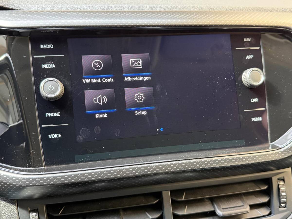 Volkswagen T-Cross Volkswagen T-Cross 1.0 TSI Life Apple CarPlay/Android Auto | Airconditioning | Cruise control adaptief | DAB ontvanger | Dode hoek detectie | Navigatiesysteem | Parkeersensoren voor en achter