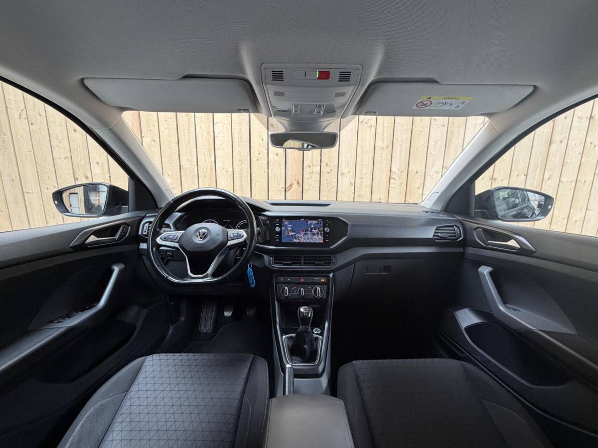 Volkswagen T-Cross Volkswagen T-Cross 1.0 TSI Life Apple CarPlay/Android Auto | Airconditioning | Cruise control adaptief | DAB ontvanger | Dode hoek detectie | Navigatiesysteem | Parkeersensoren voor en achter