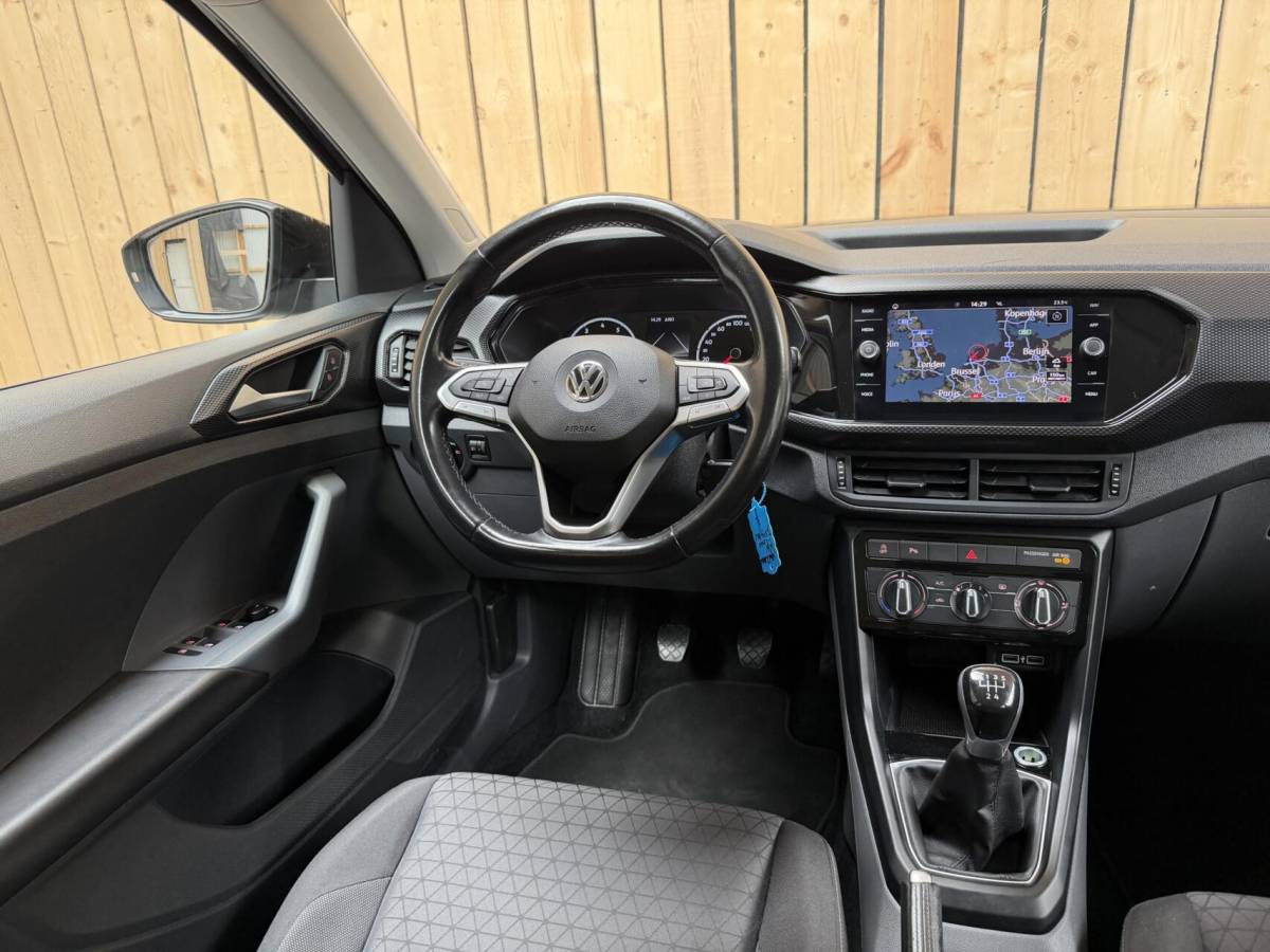 Volkswagen T-Cross Volkswagen T-Cross 1.0 TSI Life Apple CarPlay/Android Auto | Airconditioning | Cruise control adaptief | DAB ontvanger | Dode hoek detectie | Navigatiesysteem | Parkeersensoren voor en achter