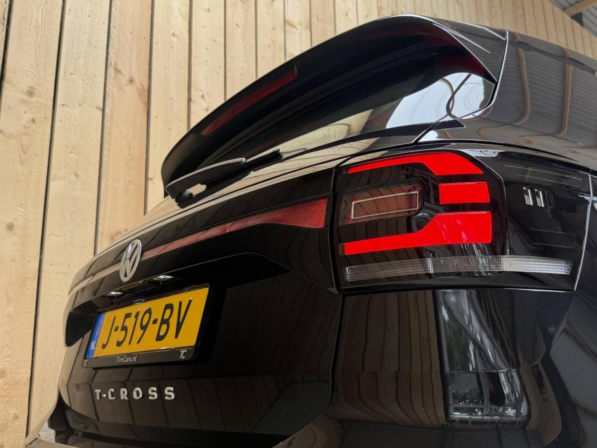 Volkswagen T-Cross Volkswagen T-Cross 1.0 TSI Life Apple CarPlay/Android Auto | Airconditioning | Cruise control adaptief | DAB ontvanger | Dode hoek detectie | Navigatiesysteem | Parkeersensoren voor en achter