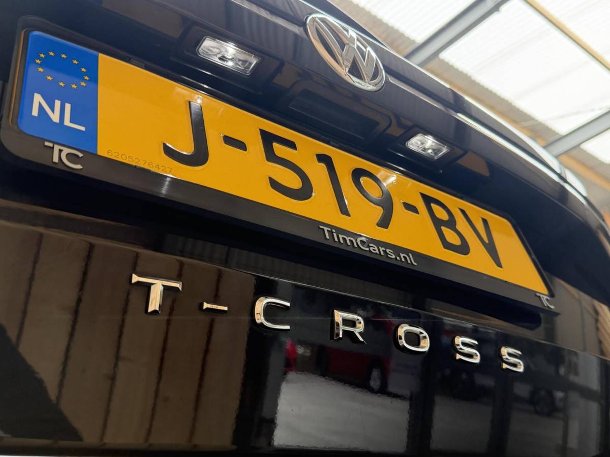Volkswagen T-Cross Volkswagen T-Cross 1.0 TSI Life Apple CarPlay/Android Auto | Airconditioning | Cruise control adaptief | DAB ontvanger | Dode hoek detectie | Navigatiesysteem | Parkeersensoren voor en achter