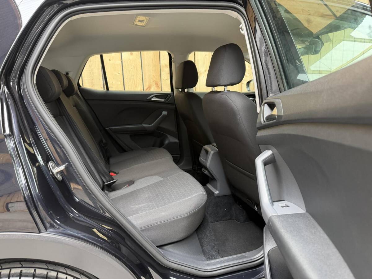 Volkswagen T-Cross Volkswagen T-Cross 1.0 TSI Life Apple CarPlay/Android Auto | Airconditioning | Cruise control adaptief | DAB ontvanger | Dode hoek detectie | Navigatiesysteem | Parkeersensoren voor en achter