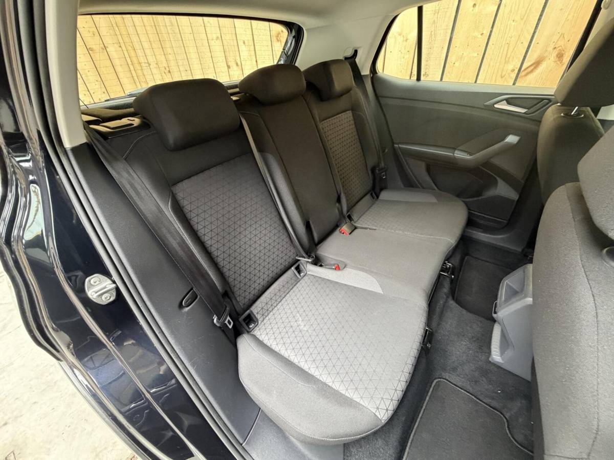 Volkswagen T-Cross Volkswagen T-Cross 1.0 TSI Life Apple CarPlay/Android Auto | Airconditioning | Cruise control adaptief | DAB ontvanger | Dode hoek detectie | Navigatiesysteem | Parkeersensoren voor en achter