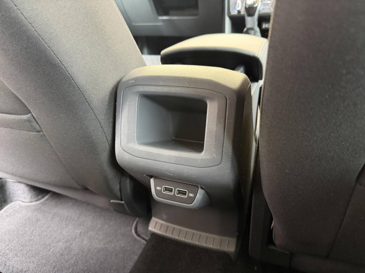 Volkswagen T-Cross Volkswagen T-Cross 1.0 TSI Life Apple CarPlay/Android Auto | Airconditioning | Cruise control adaptief | DAB ontvanger | Dode hoek detectie | Navigatiesysteem | Parkeersensoren voor en achter