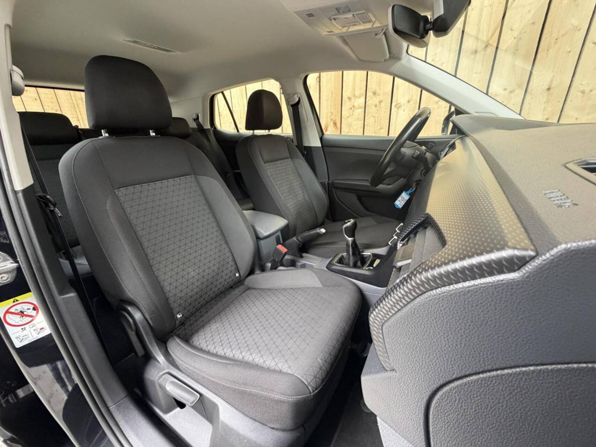 Volkswagen T-Cross Volkswagen T-Cross 1.0 TSI Life Apple CarPlay/Android Auto | Airconditioning | Cruise control adaptief | DAB ontvanger | Dode hoek detectie | Navigatiesysteem | Parkeersensoren voor en achter