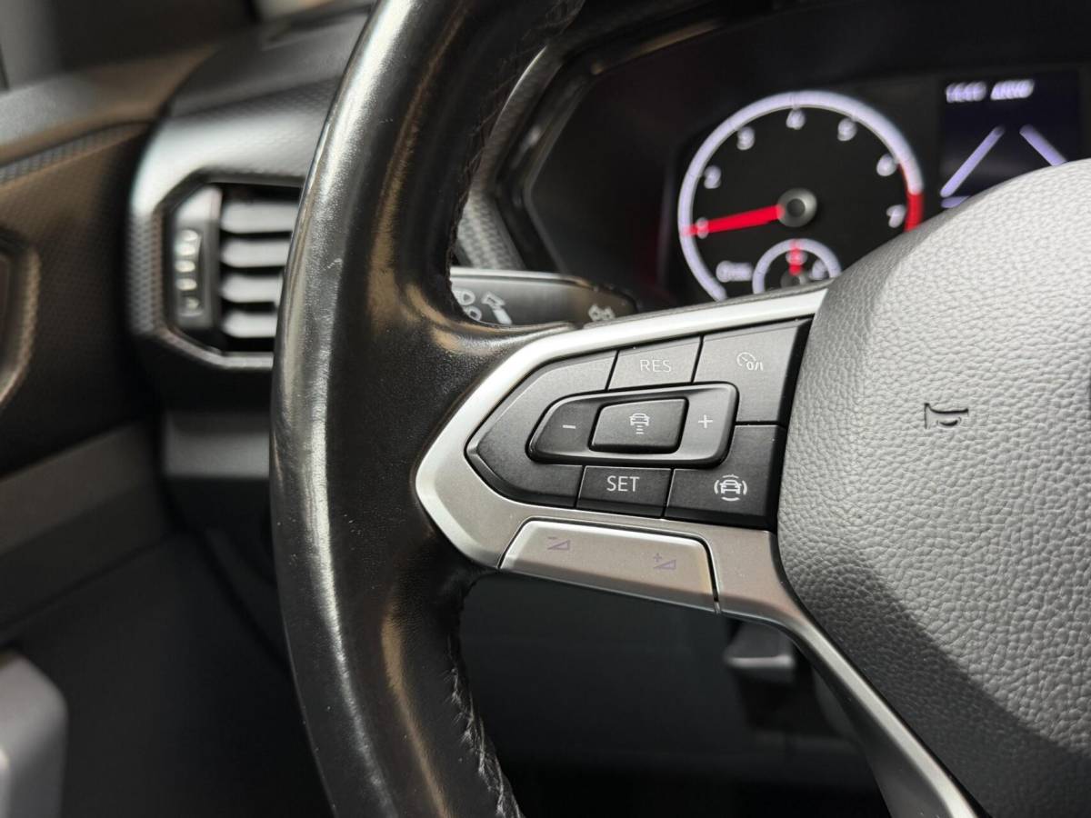 Volkswagen T-Cross Volkswagen T-Cross 1.0 TSI Life Apple CarPlay/Android Auto | Airconditioning | Cruise control adaptief | DAB ontvanger | Dode hoek detectie | Navigatiesysteem | Parkeersensoren voor en achter