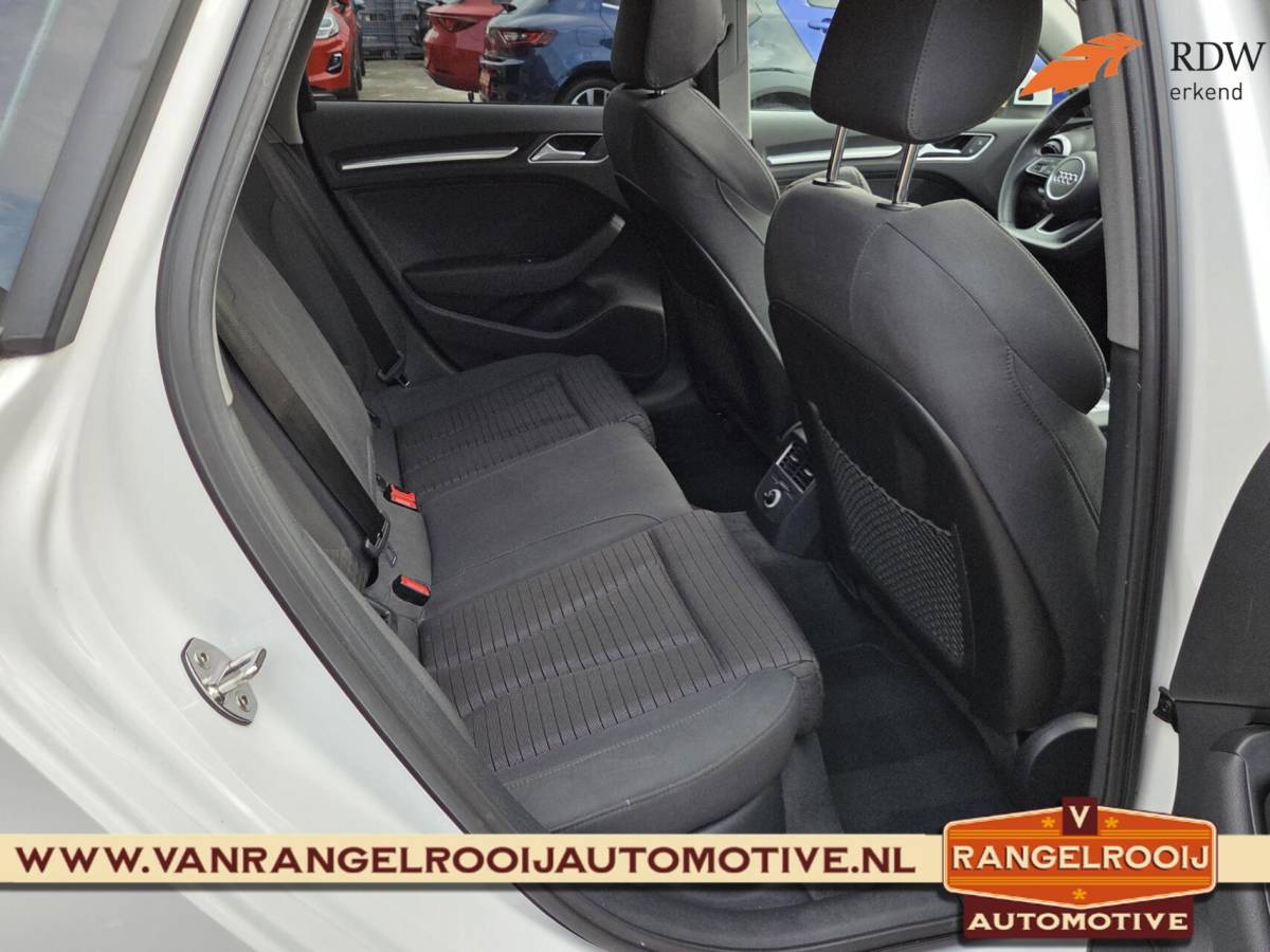 Audi A3 Audi A3 Sportback 1.4 e-tron Sport, LED kopl., ACC, pano, sportst., 17″ lmv