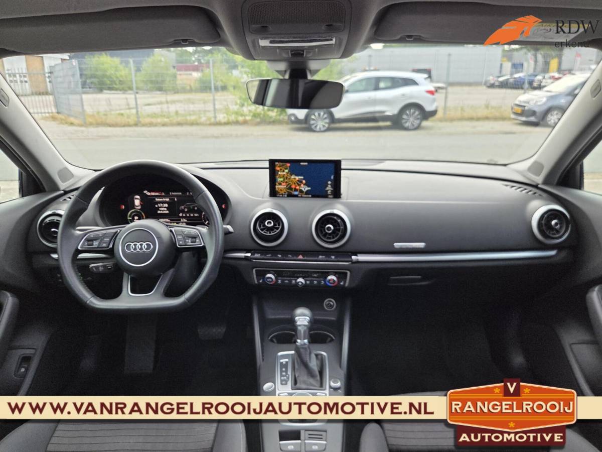 Audi A3 Audi A3 Sportback 1.4 e-tron Sport, LED kopl., ACC, pano, sportst., 17″ lmv