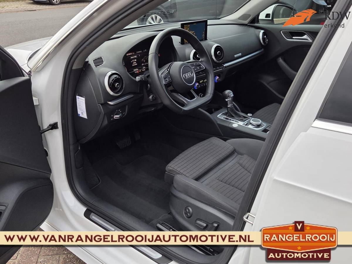 Audi A3 Audi A3 Sportback 1.4 e-tron Sport, LED kopl., ACC, pano, sportst., 17″ lmv