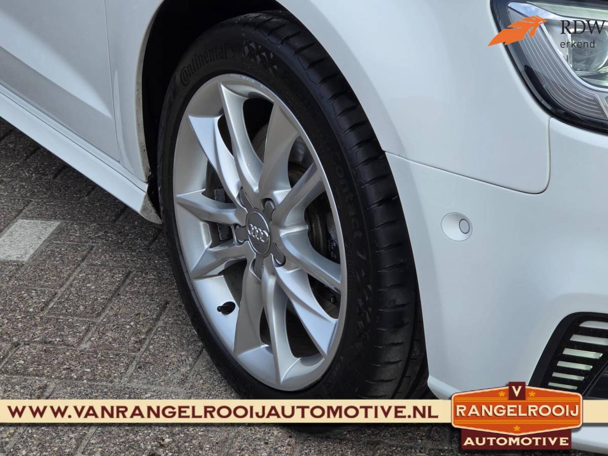 Audi A3 Audi A3 Sportback 1.4 e-tron Sport, LED kopl., ACC, pano, sportst., 17″ lmv