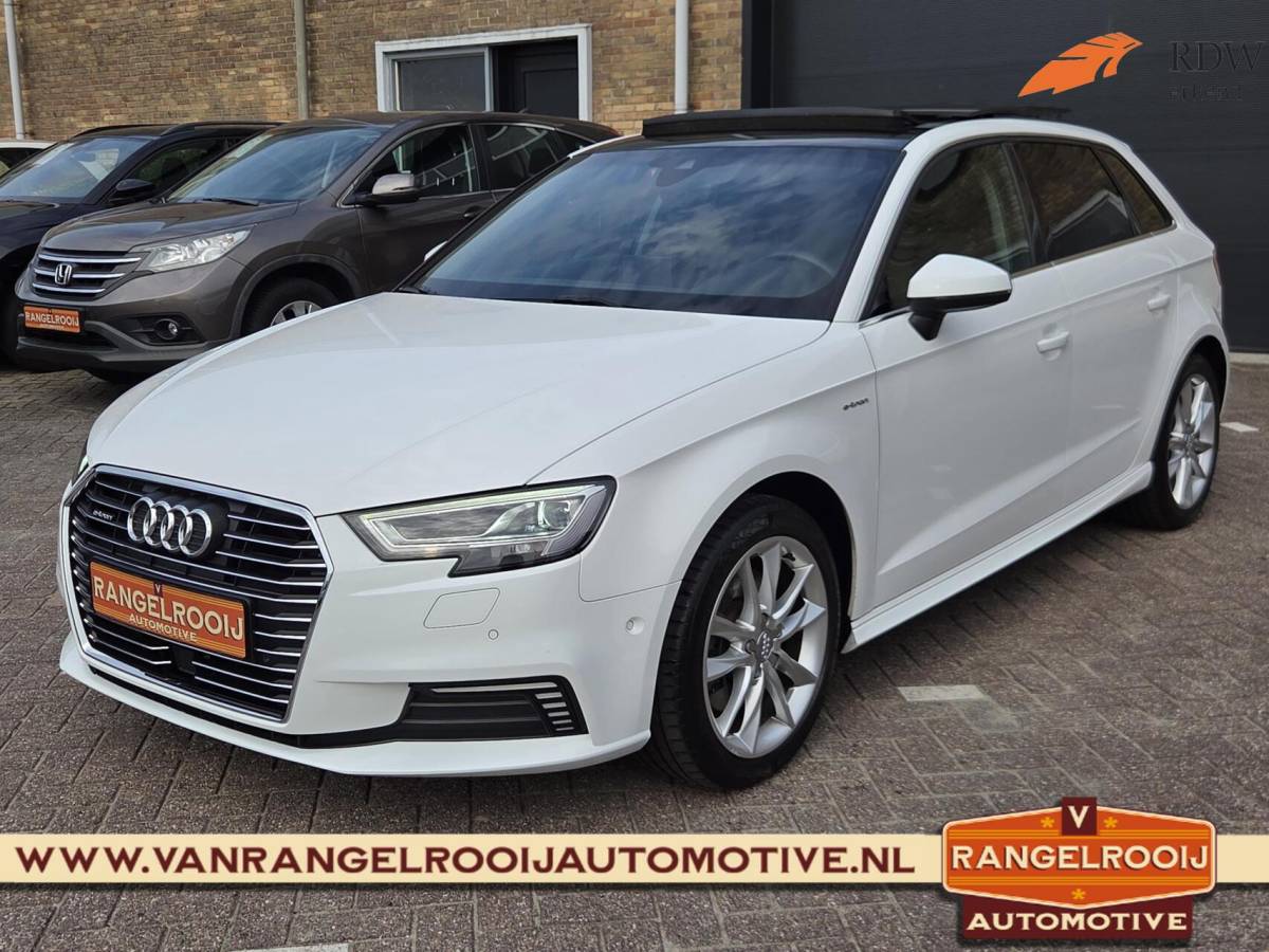 Audi A3 Audi A3 Sportback 1.4 e-tron Sport, LED kopl., ACC, pano, sportst., 17″ lmv