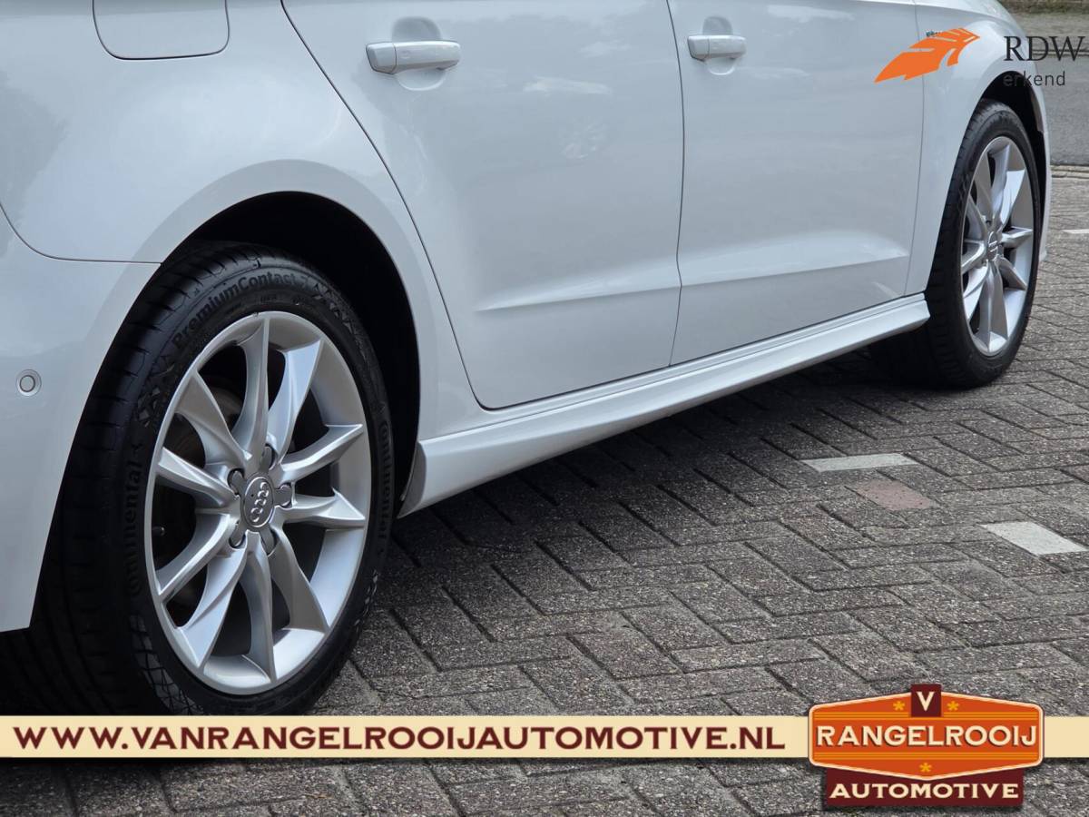 Audi A3 Audi A3 Sportback 1.4 e-tron Sport, LED kopl., ACC, pano, sportst., 17″ lmv