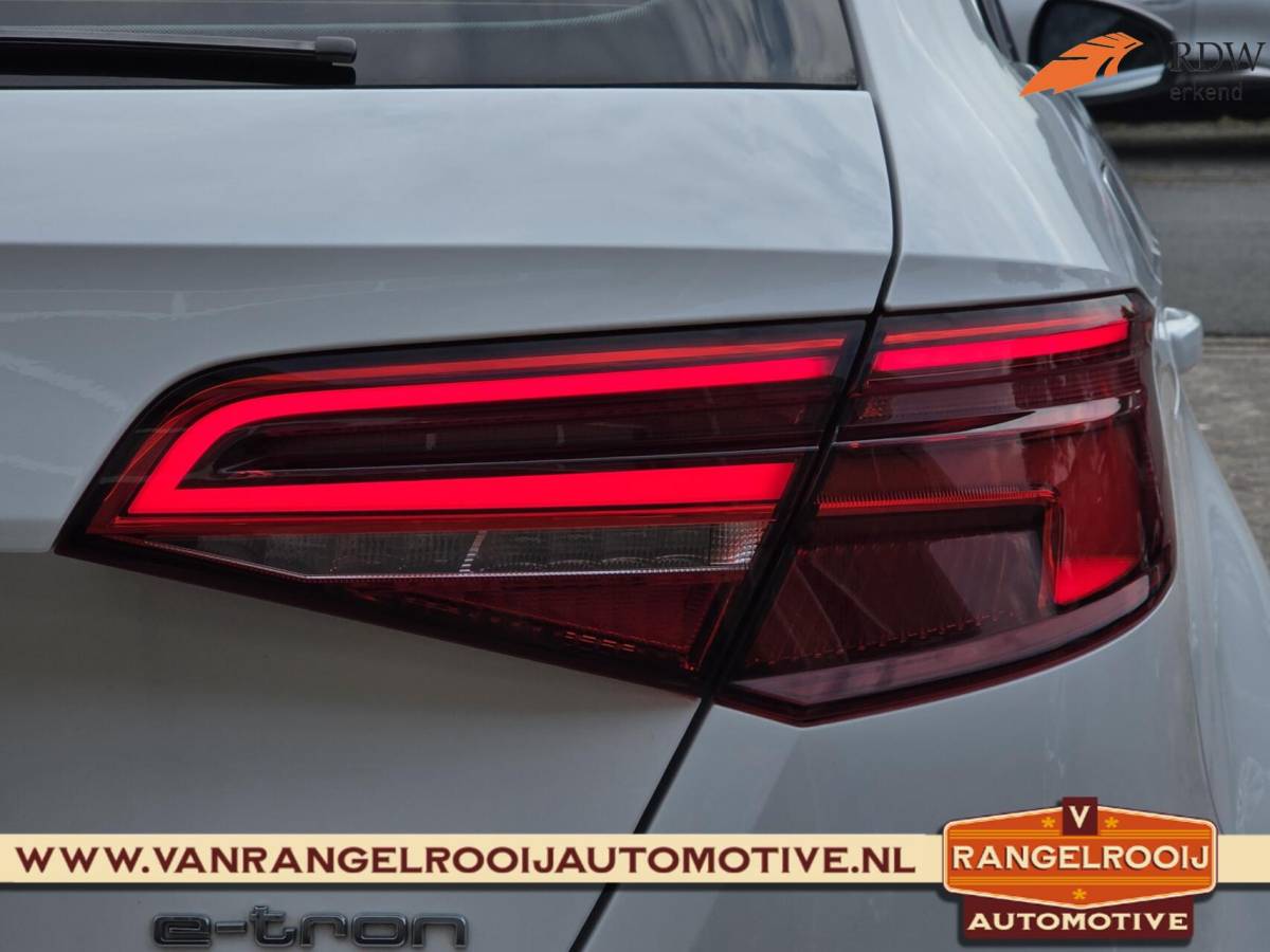 Audi A3 Audi A3 Sportback 1.4 e-tron Sport, LED kopl., ACC, pano, sportst., 17″ lmv