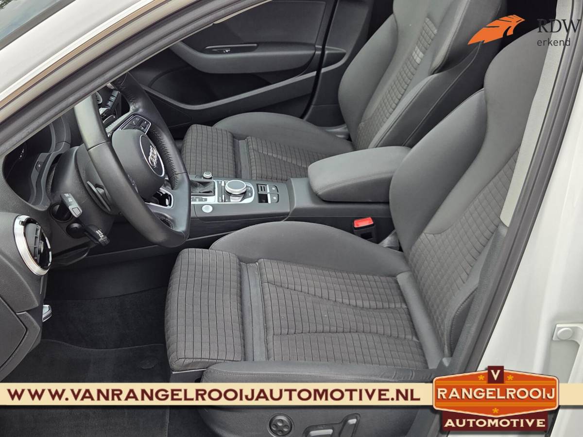 Audi A3 Audi A3 Sportback 1.4 e-tron Sport, LED kopl., ACC, pano, sportst., 17″ lmv