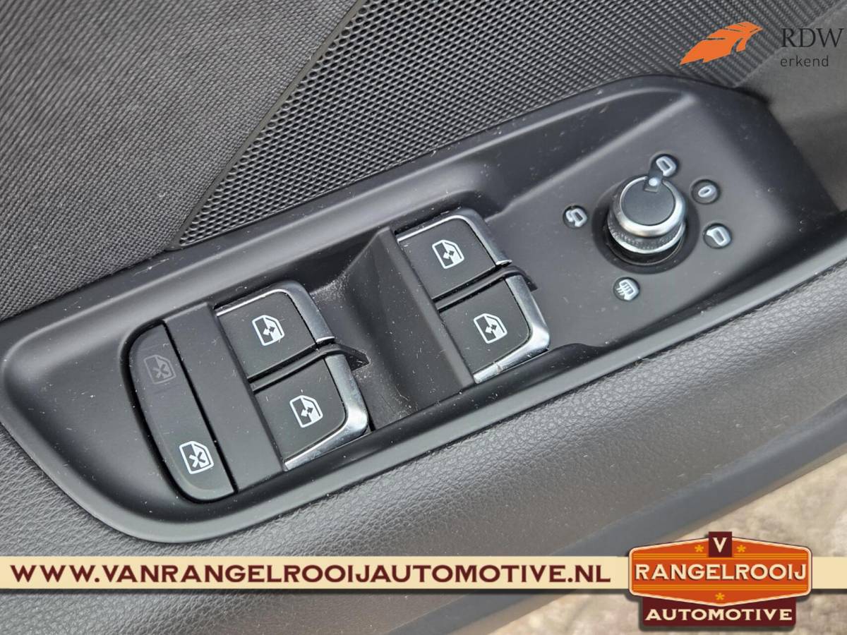Audi A3 Audi A3 Sportback 1.4 e-tron Sport, LED kopl., ACC, pano, sportst., 17″ lmv