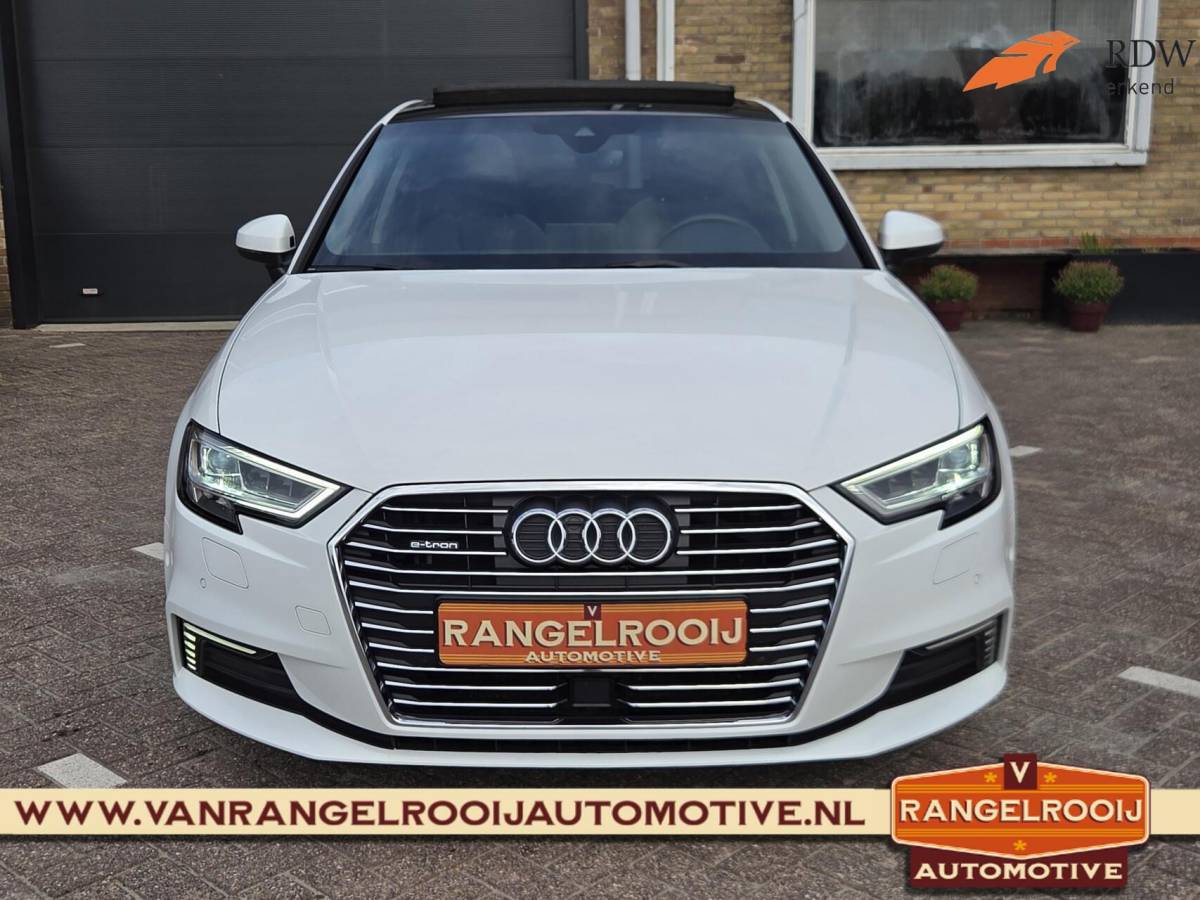 Audi A3 Audi A3 Sportback 1.4 e-tron Sport, LED kopl., ACC, pano, sportst., 17″ lmv