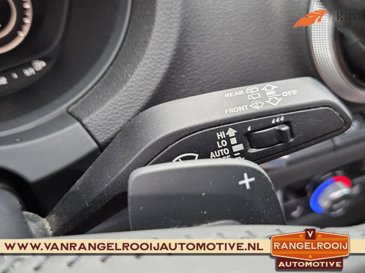 Audi A3 Audi A3 Sportback 1.4 e-tron Sport, LED kopl., ACC, pano, sportst., 17″ lmv