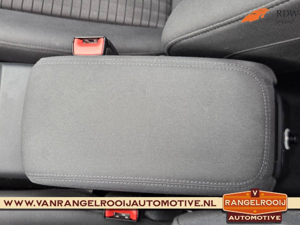 Audi A3 Audi A3 Sportback 1.4 e-tron Sport, LED kopl., ACC, pano, sportst., 17″ lmv