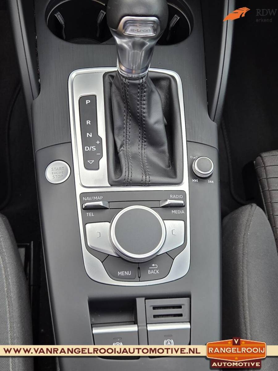 Audi A3 Audi A3 Sportback 1.4 e-tron Sport, LED kopl., ACC, pano, sportst., 17″ lmv
