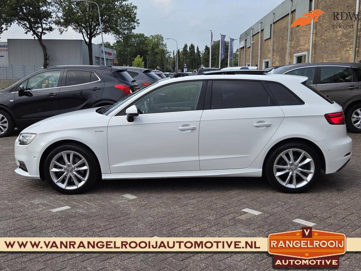 Audi A3 Audi A3 Sportback 1.4 e-tron Sport, LED kopl., ACC, pano, sportst., 17″ lmv