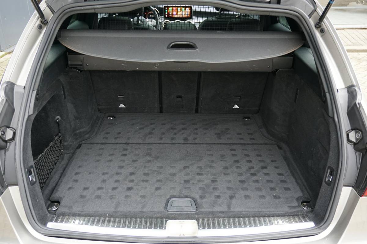 Mercedes-Benz C-Klasse Mercedes-Benz C-klasse Estate 300 d 4MATIC Premium Plus Pack AMG + 360° CAMERA / STOELVENTILATIE / PANO / BURMESTER / HUD