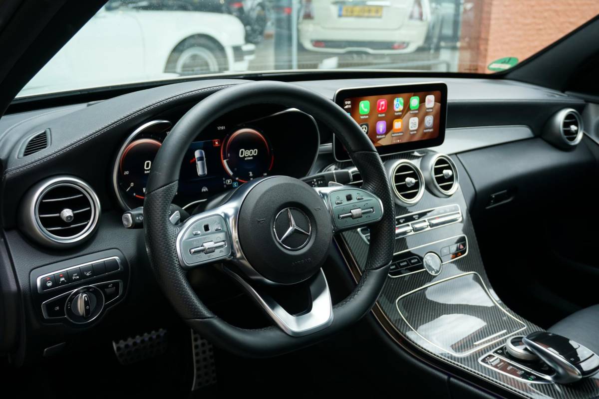 Mercedes-Benz C-Klasse Mercedes-Benz C-klasse Estate 300 d 4MATIC Premium Plus Pack AMG + 360° CAMERA / STOELVENTILATIE / PANO / BURMESTER / HUD