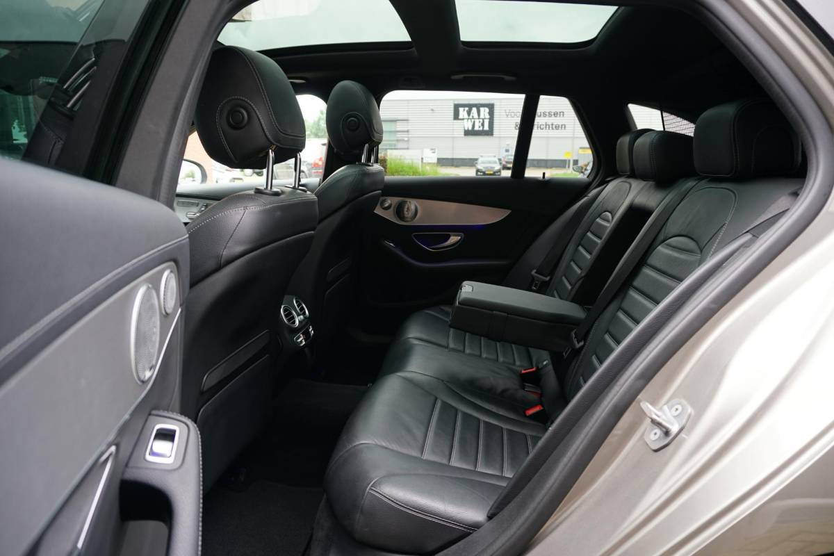 Mercedes-Benz C-Klasse Mercedes-Benz C-klasse Estate 300 d 4MATIC Premium Plus Pack AMG + 360° CAMERA / STOELVENTILATIE / PANO / BURMESTER / HUD