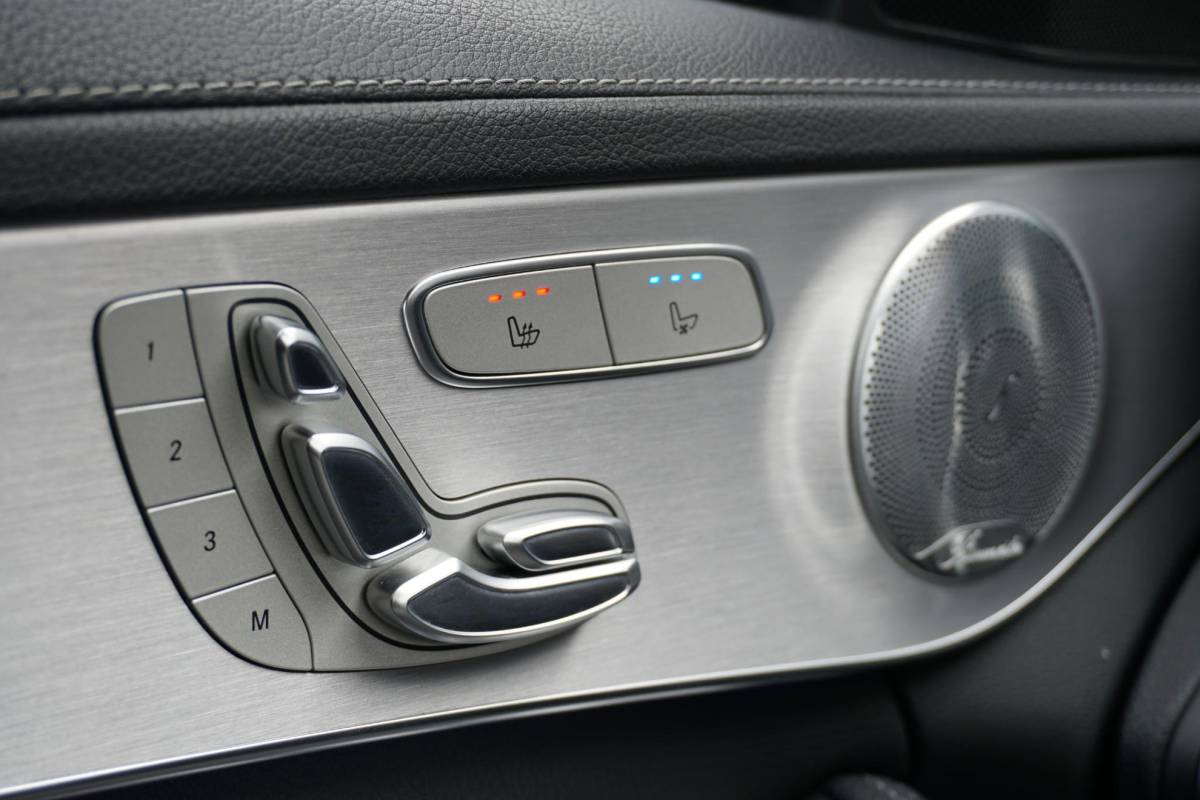 Mercedes-Benz C-Klasse Mercedes-Benz C-klasse Estate 300 d 4MATIC Premium Plus Pack AMG + 360° CAMERA / STOELVENTILATIE / PANO / BURMESTER / HUD