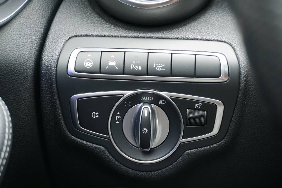 Mercedes-Benz C-Klasse Mercedes-Benz C-klasse Estate 300 d 4MATIC Premium Plus Pack AMG + 360° CAMERA / STOELVENTILATIE / PANO / BURMESTER / HUD