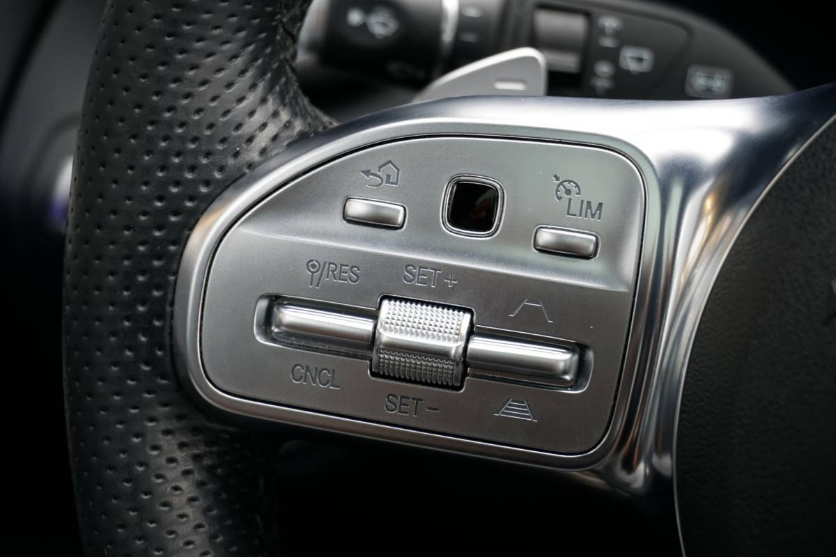 Mercedes-Benz C-Klasse Mercedes-Benz C-klasse Estate 300 d 4MATIC Premium Plus Pack AMG + 360° CAMERA / STOELVENTILATIE / PANO / BURMESTER / HUD