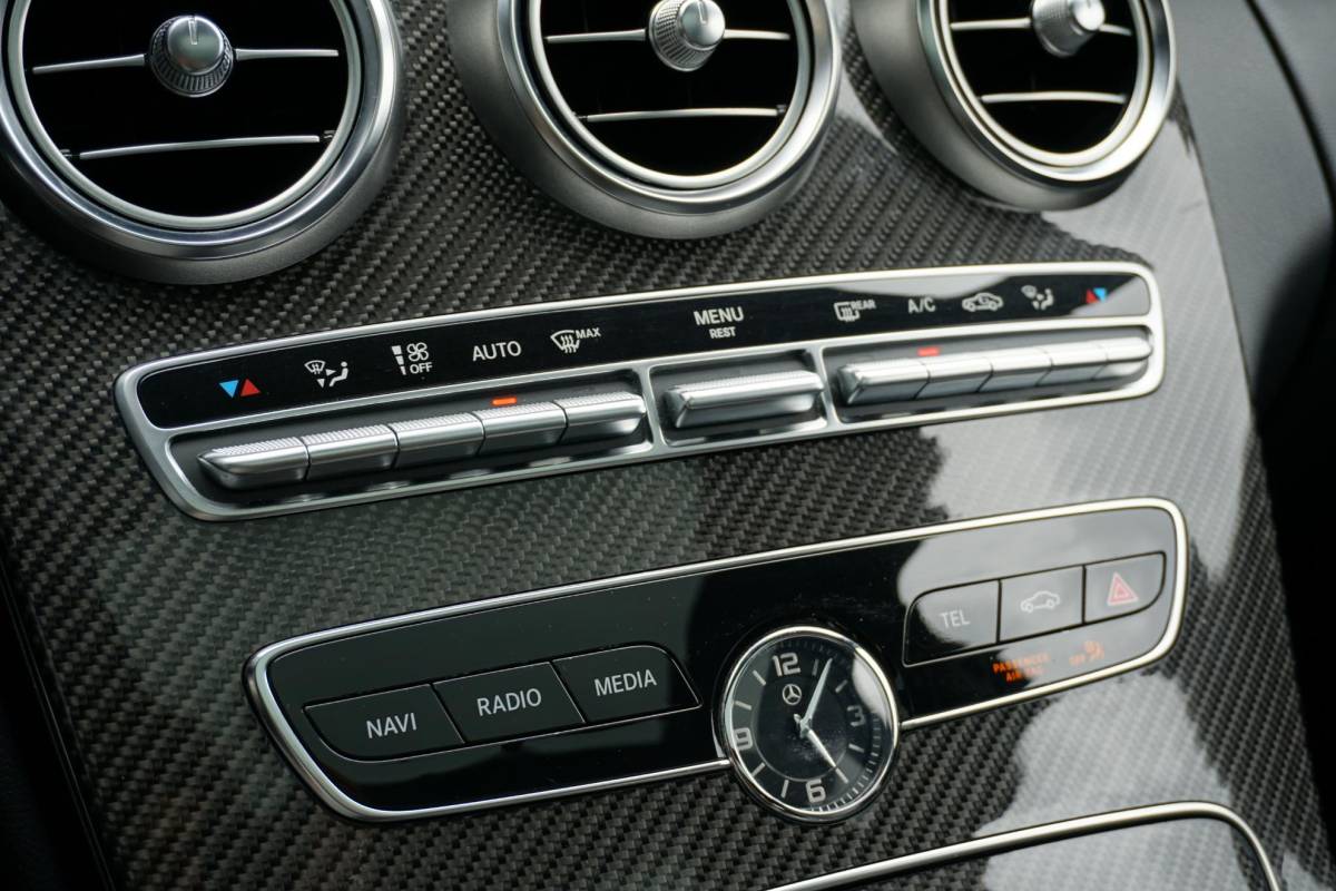 Mercedes-Benz C-Klasse Mercedes-Benz C-klasse Estate 300 d 4MATIC Premium Plus Pack AMG + 360° CAMERA / STOELVENTILATIE / PANO / BURMESTER / HUD